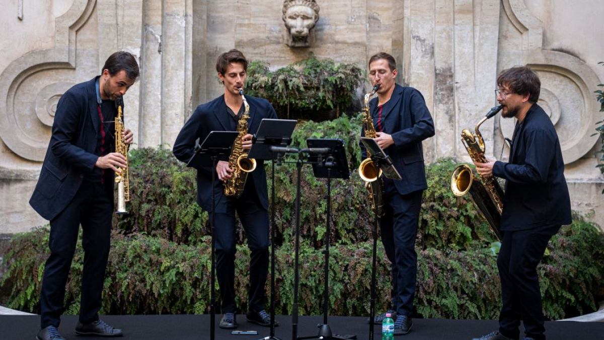 UNA INAUGURACIÓN CON ESPLENDOR