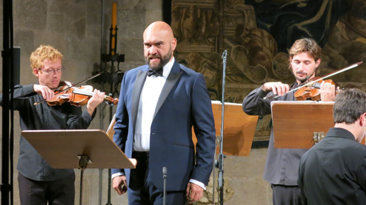 El contratenor Xavier Sabata maravilla al público en su debut en el Festival Castell de Peralada