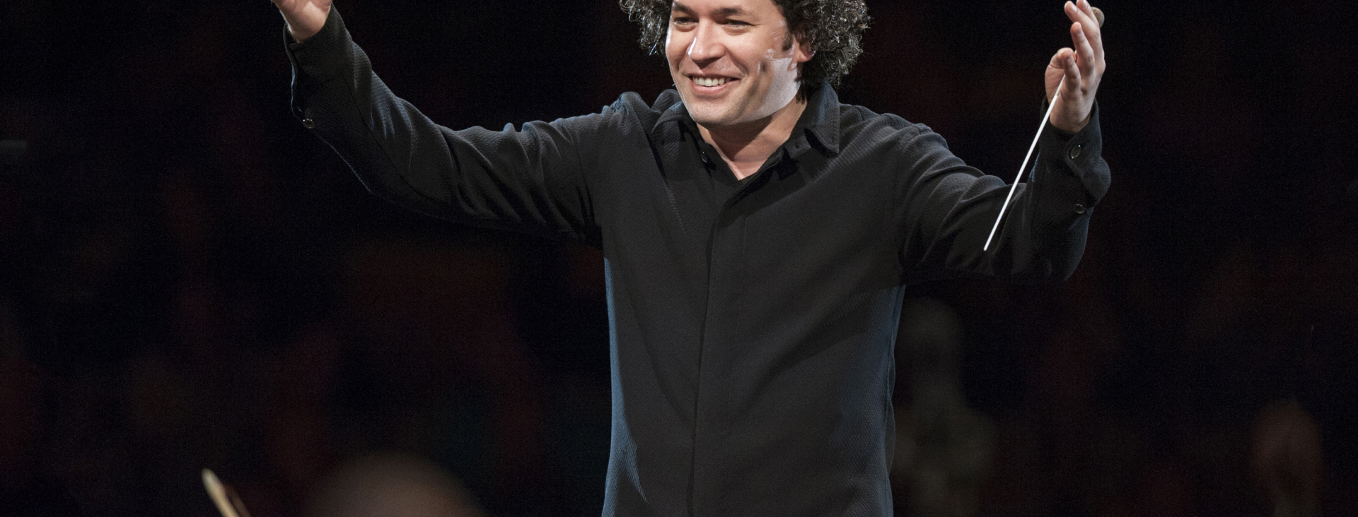 GUSTAVO DUDAMEL dirigeix la MAHLER CHAMBER ORCHESTRA & FRIENDS
