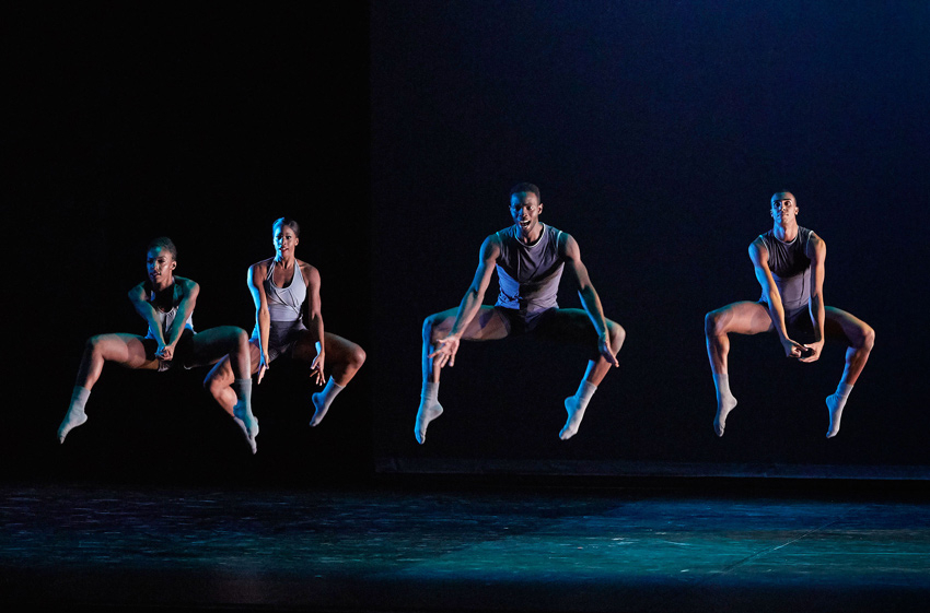 Debut enlluernador d'Ailey II Debut enlluernador d'Ailey II