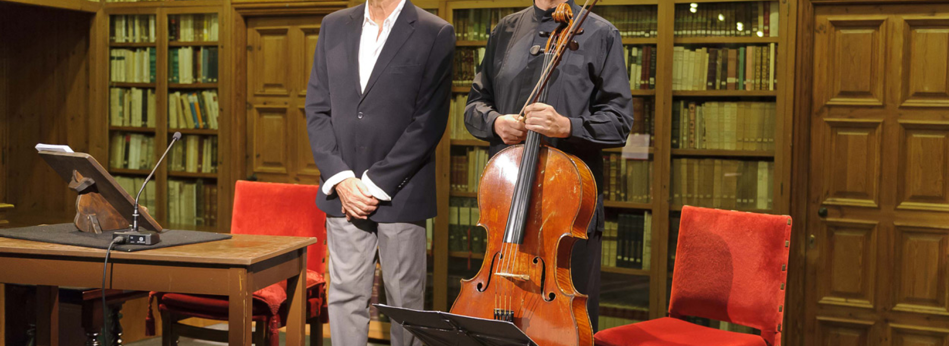 Josep Mª Flotats i Lluís Claret donen vida a les paraules de Grumberg en un emotiu espectacle a la Biblioteca del Carme Josep Mª Flotats i Lluís Claret donen vida a les paraules de Grumberg en un emotiu espectacle a la Biblioteca del Carme